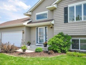 1104 Prairie Ridge Ln Lester-MLS_Size-003-DSC 0324-640x480-72dpi