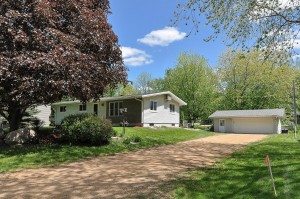 1490 Rainbow Avenue Maple-large-001-3-DSC 0132 DxO-1500x997-72dpi